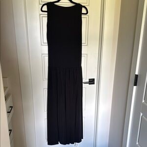 Black Sleeveless Scoop Neck Sheath Maxi Dress
